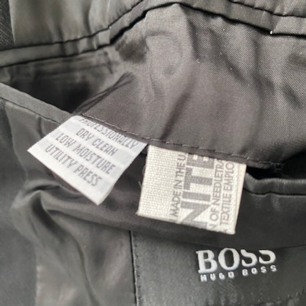 Hugo Boss Black Men's Suit 42R, Made in USA, Virgin Wool - Picture 10 of 15